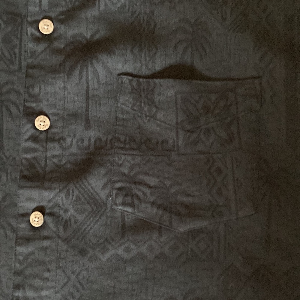 Batik Bay Button Up Hawaiian Camp Shirt L Black Tribal Palm Leaves Chest Pocket - Picture 9 of 11
